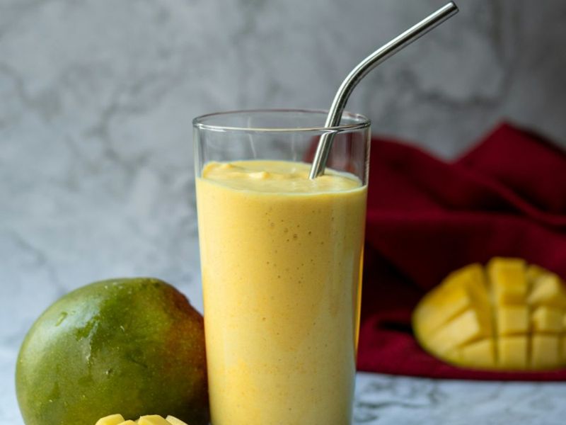 Mango mixed drink
